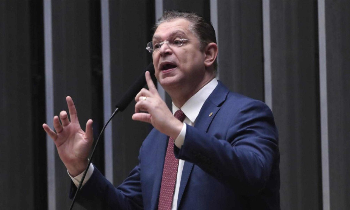 Leia mais sobre o artigo Líder do PL e da Assembleia de Deus flagrado com R$ 470 mil curte show sertanejo em Miami