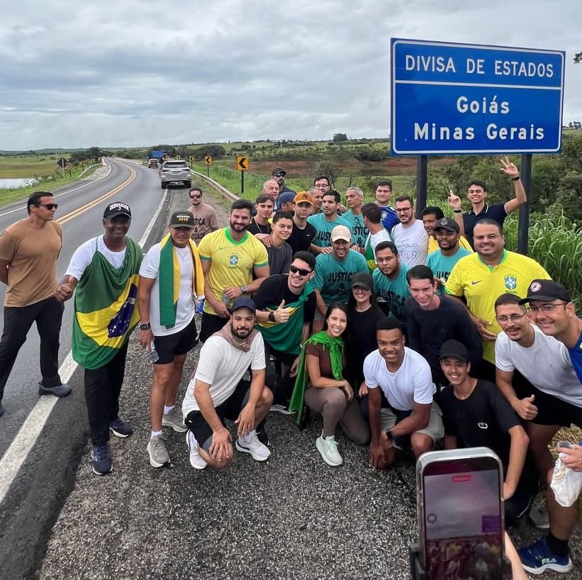 Leia mais sobre o artigo Nikolas inicia caminhada em Minas, cruza Goiás e deve chegar em Brasília nos próximos dias
