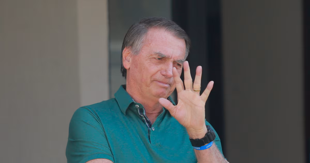 Leia mais sobre o artigo Vídeo de Bolsonaro sobre o Pix volta a circular em meio à disputa política e debate sobre o sistema de pagamentos