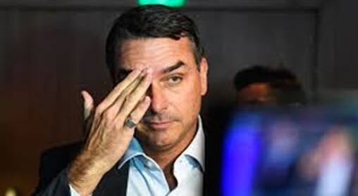 Leia mais sobre o artigo PF avalia cooperação internacional para investigar fundo ligado a produção de filme sobre Bolsonaro