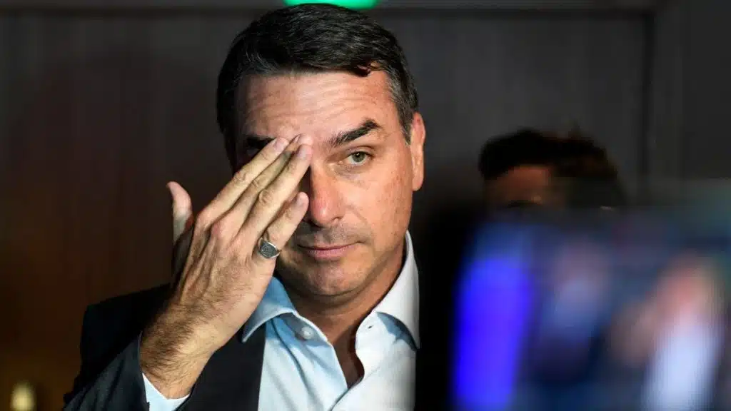 Leia mais sobre o artigo Já em forte queda, campanha de Flávio Bolsonaro vive novo medo que se amplia