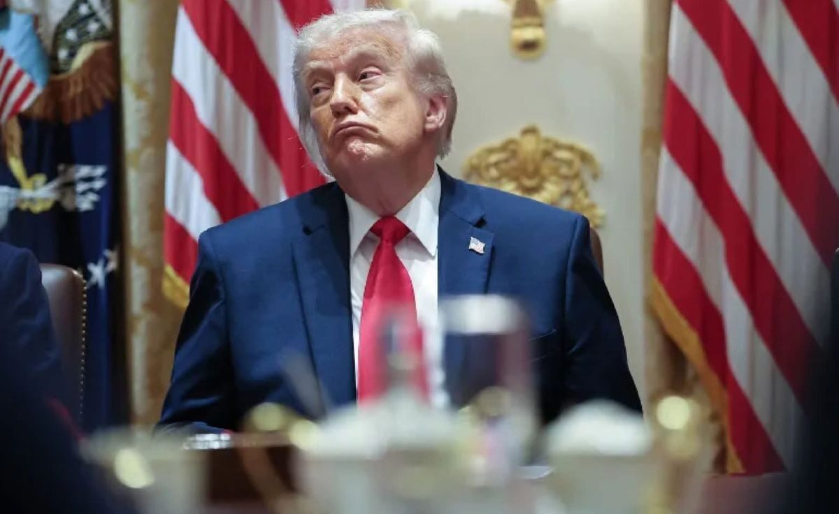 Leia mais sobre o artigo Trump cria ‘taxa das blusinhas’ global e usa trabalho forçado como desculpa