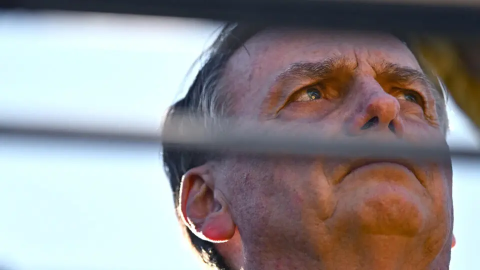 Leia mais sobre o artigo Polícia pede aval a Moraes para ouvir Jair Bolsonaro sobre arma apreendida