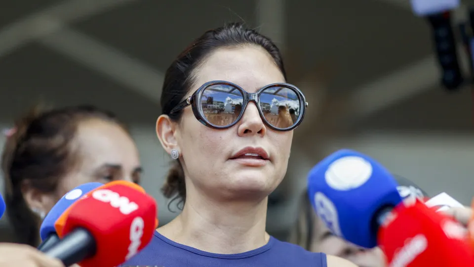 Leia mais sobre o artigo Michelle desabafa sobre cuidados com Bolsonaro: ‘dor intensa’