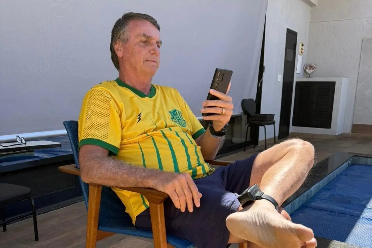 Leia mais sobre o artigo Prisão domiciliar de Bolsonaro tem os dias contados e STF prepara reavaliação